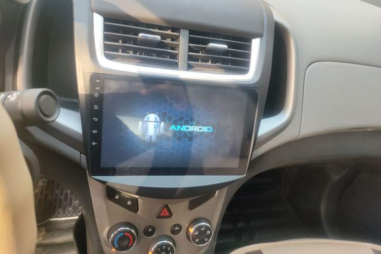 Used Chevrolet Aveo Sonic 2014 Sedan 1.4SL AT Stylish Sunroof Edition
