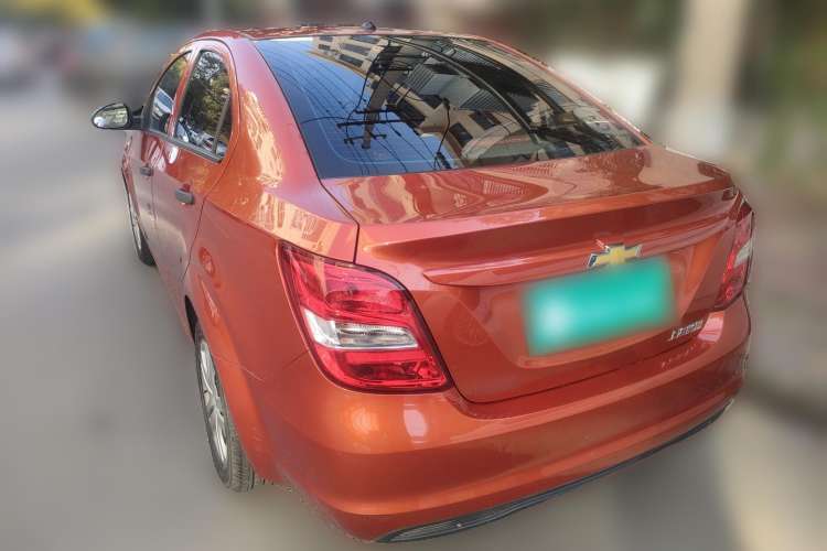 Used Chevrolet Aveo Sonic 2014 Sedan 1.4SL AT Stylish Sunroof Edition
