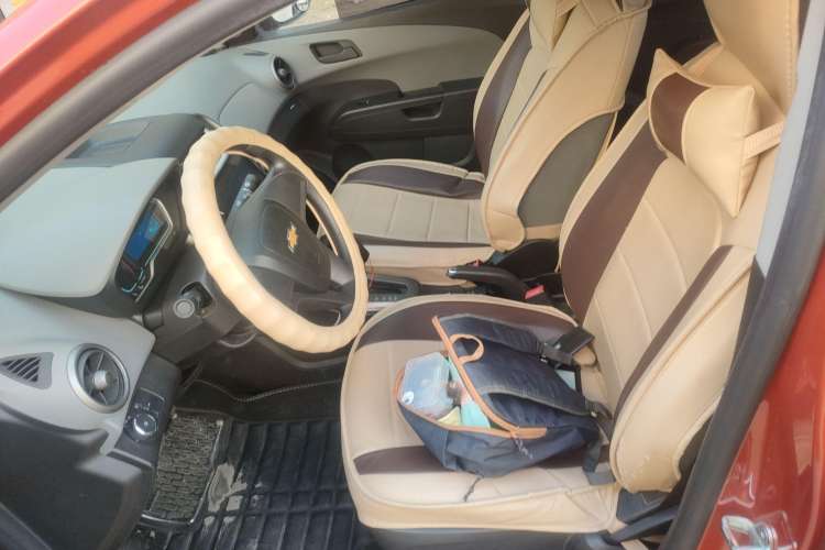 Used Chevrolet Aveo Sonic 2014 Sedan 1.4SL AT Stylish Sunroof Edition
