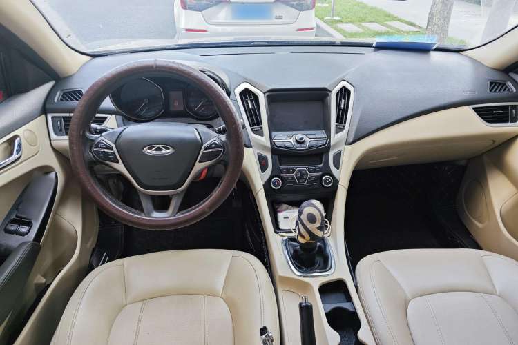 Used Chery Arrizo 7 2015 1.6L Manual ZhiShang Edition Center Console