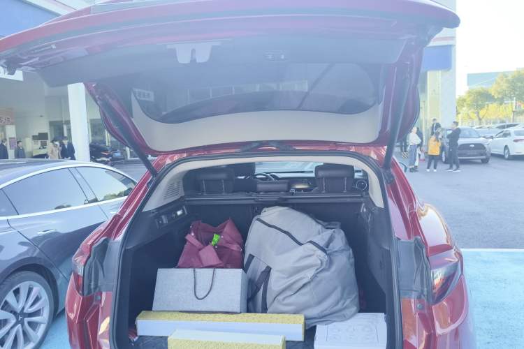 Used Alfa Romeo Stelvio 2017 2.0T 200HP Elite Edition Trunk