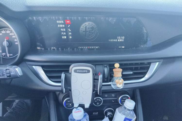 Used Alfa Romeo Stelvio 2017 2.0T 200HP Elite Edition Audio And AC Panel