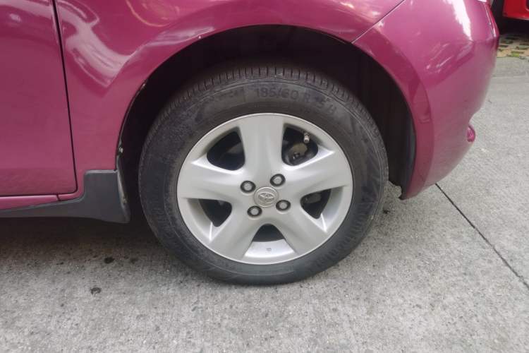 Used Toyota Yaris 2008 1.6G Automatic Deluxe Edition Right Front Wheel Hub