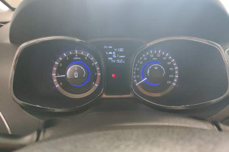 Used JAC Refine S5 2013 1.8T Manual New Edition
