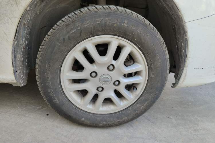 Used Nissan NV200 2013 1.6L Luxury Model China IV Standard Right Front Wheel Hub