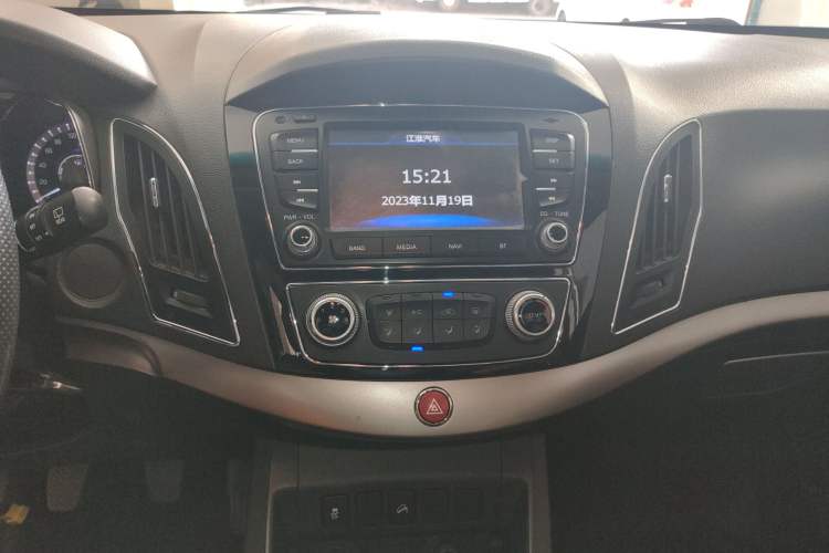 Used JAC Refine S5 2013 1.8T Manual New Edition
