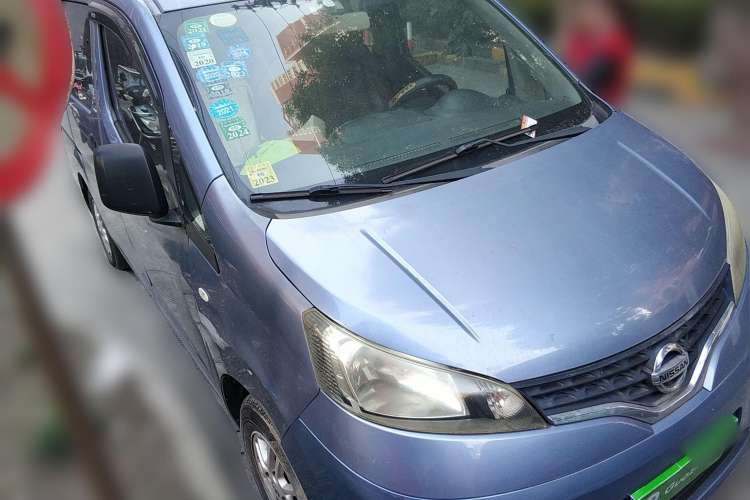 Used Nissan NV200 2011 1.6L 232 Seats Zunya Trim Front Right 45 Deg