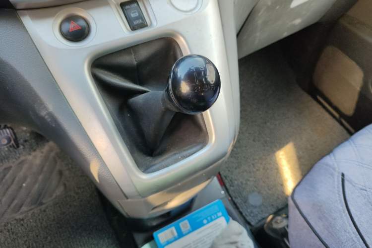 Used Nissan NV200 2013 1.6L Luxury Model China IV Standard Gear Lever