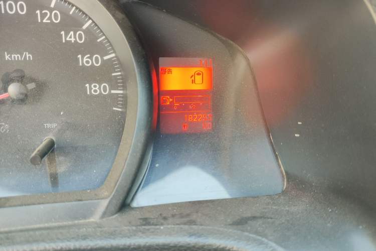 Used Nissan NV200 2013 1.6L Luxury Model China IV Standard Odometer Close Up