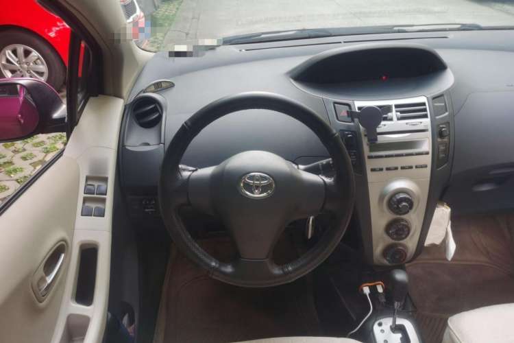 Used Toyota Yaris 2008 1.6G Automatic Deluxe Edition Steering Wheel