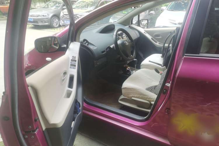 Used Toyota Yaris 2008 1.6G Automatic Deluxe Edition Driver Seat