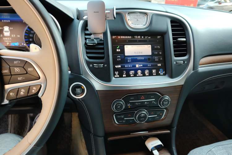 Used Chrysler 300C 2016 3.0L Supreme Edition
