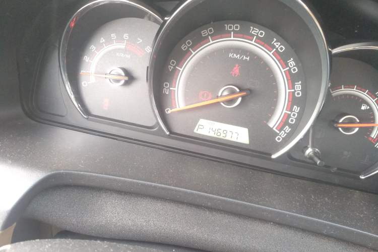 Used Baojun 630 2013 1.5L automatic Elite version