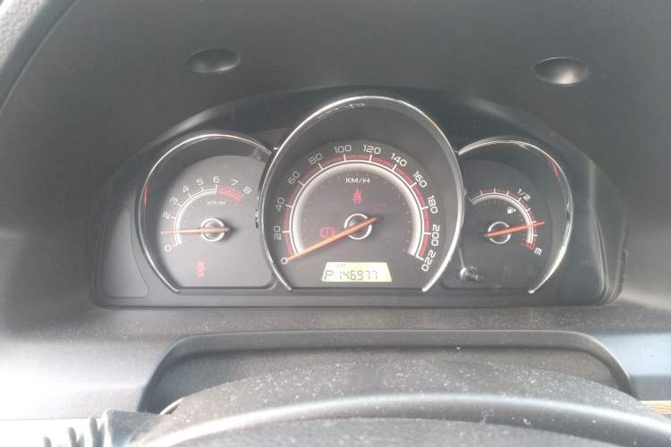 Used Baojun 630 2013 1.5L automatic Elite version