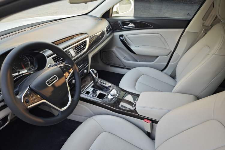 Used Zotye Z700 2016 1.8T DCT Elegant Version
