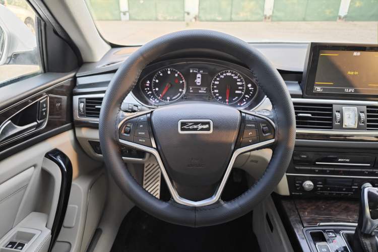 Used Zotye Z700 2016 1.8T DCT Elegant Version
