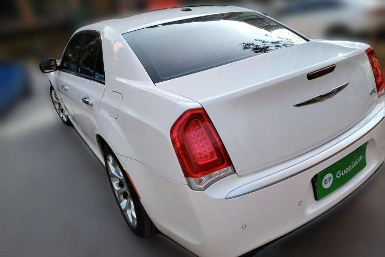 Used Chrysler 300C 2016 3.0L Supreme Edition
