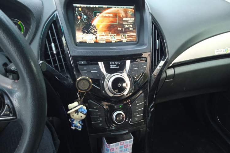 Used BYD Qin New Energy 2015 1.5T Dual-Crown Flagship Plus Edition