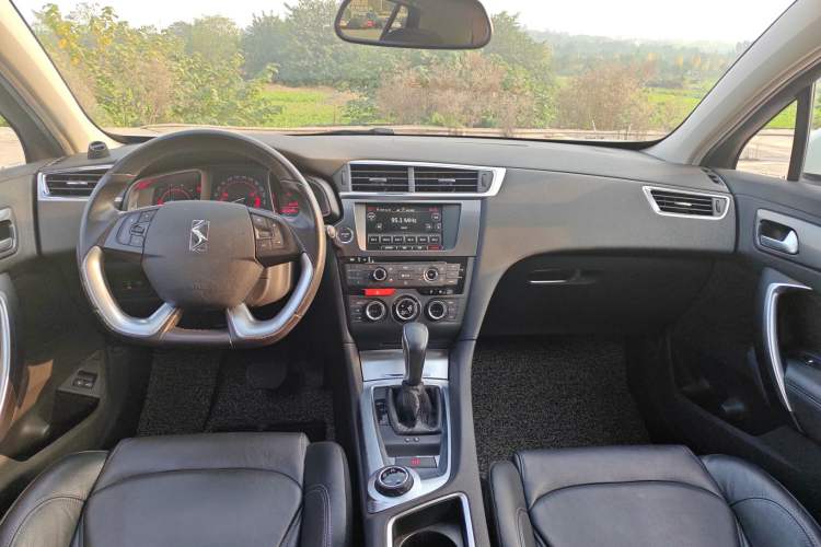 Used DS 6 2014 1.6T Luxury Edition THP160