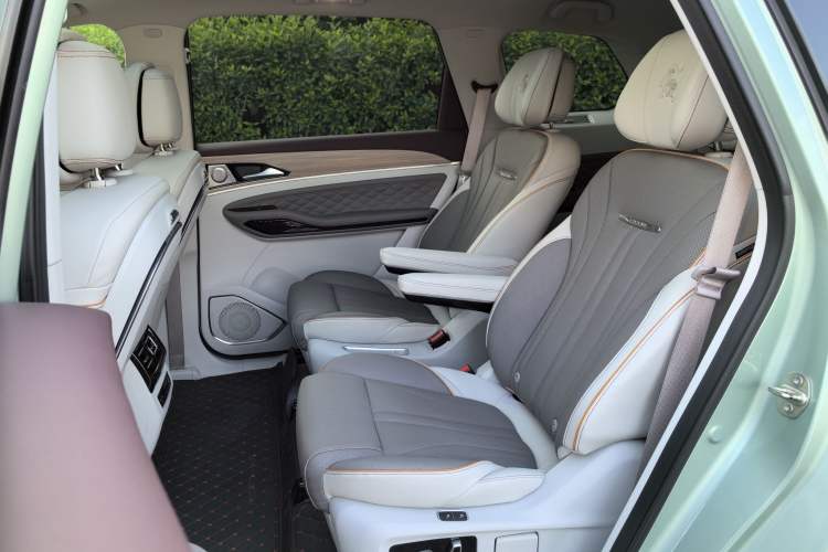 Used FORTHING Yacht 2022 1.5T DCT Chasing-the-Waves Edition
