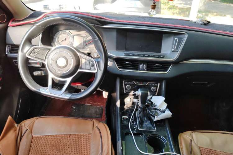 Used Zotye T600 Coupe 2017 1.5T Automatic Luxury Model Center Console
