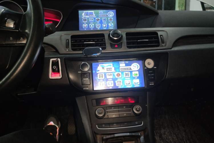 Used Roewe 550 2014 550S 1.8L Automatic Smart Selection Model Audio And AC Panel