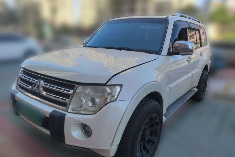 Used Mitsubishi Pajero 2010 3.0L Automatic Luxury Edition