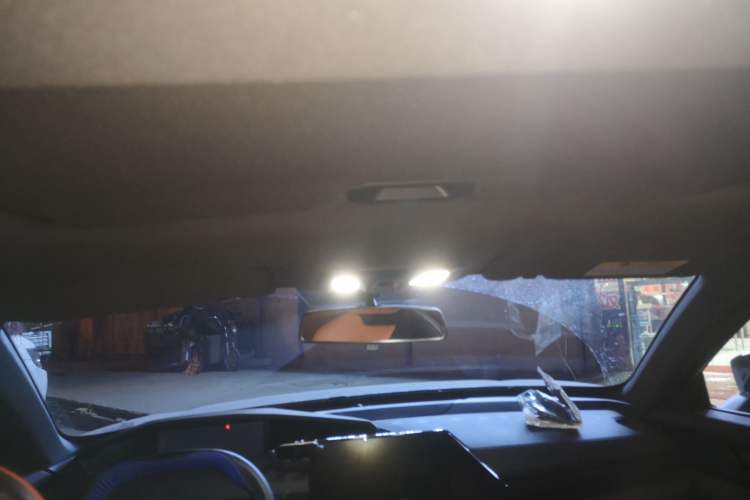 Used CHANGAN UNI-V iDD 2023 ZhiDian iDD 1.5T 113km Smart & Fun Version Headliner