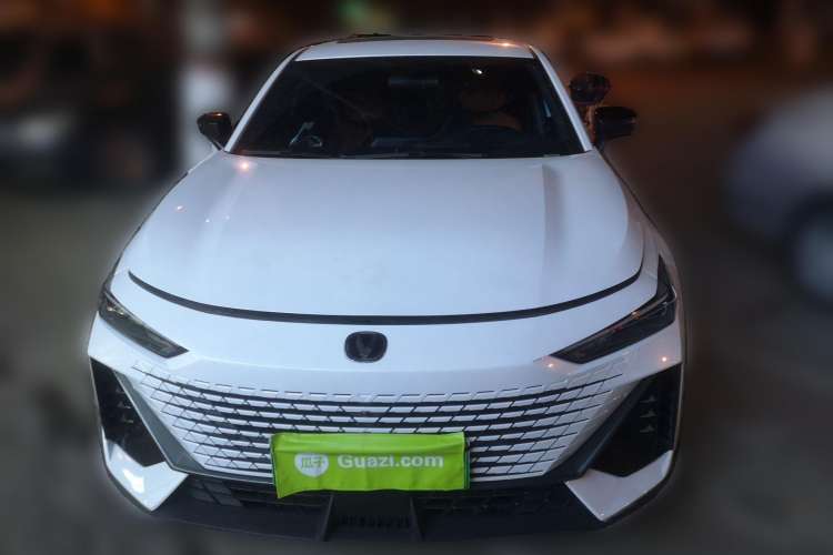 Used CHANGAN UNI-V iDD 2023 ZhiDian iDD 1.5T 113km Smart & Fun Version Front