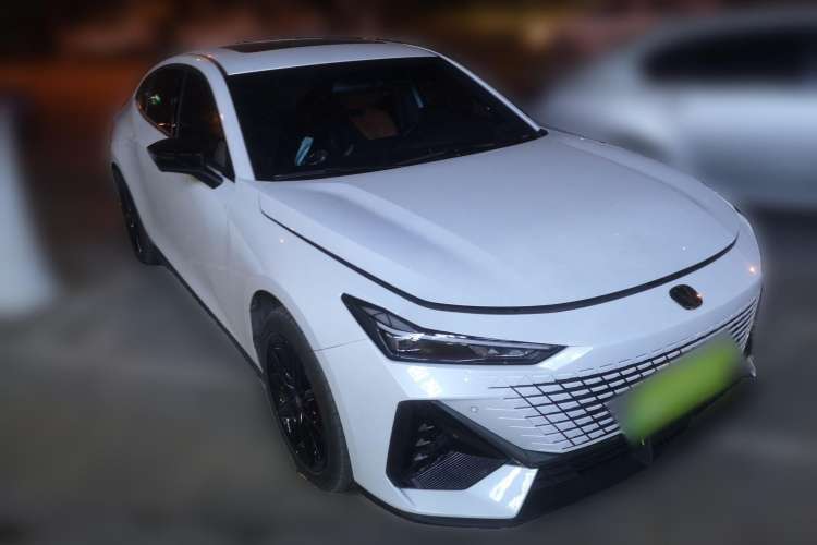 Used CHANGAN UNI-V iDD 2023 ZhiDian iDD 1.5T 113km Smart & Fun Version Front Right 45 Deg