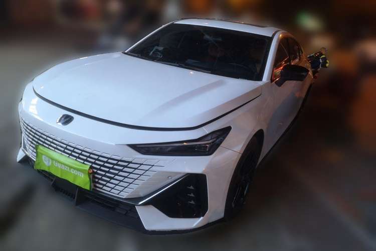 Used Changan UNI-V iDD 2023 ZhiDian iDD 1.5T 113km Smart & Fun Version