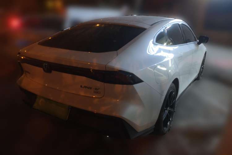 Used CHANGAN UNI-V iDD 2023 ZhiDian iDD 1.5T 113km Smart & Fun Version Rear Right 45 Deg