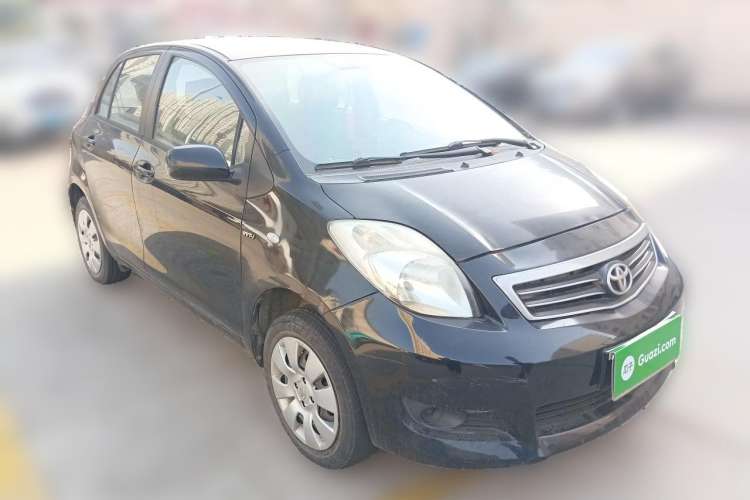 Used Toyota Yaris 2011 1.6E Automatic Charm Edition Front Right 45 Deg