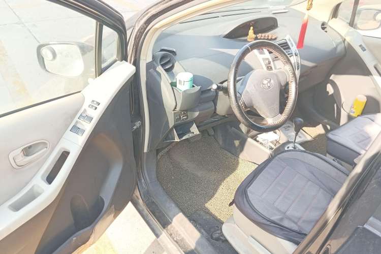 Used Toyota Yaris 2011 1.6E Automatic Charm Edition Driver Seat