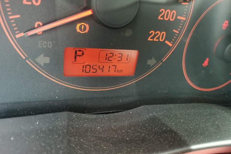 Used Honda Gienia 2017 1.5L CVT Classic Edition Odometer Close Up