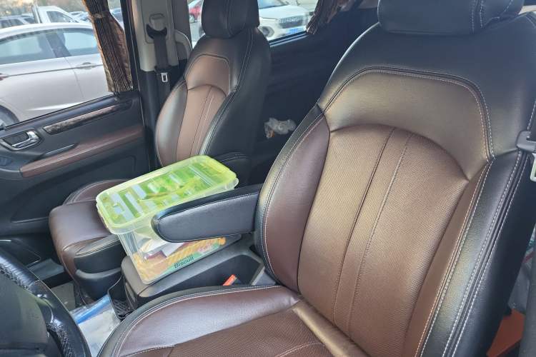 Used SAIC MAXUS G10 2016 2.0T Automatic Luxury Executive Edition