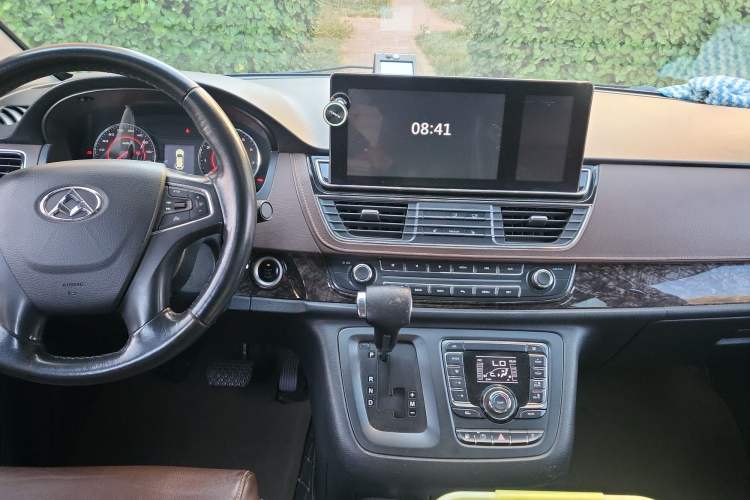 Used SAIC MAXUS G10 2016 2.0T Automatic Luxury Executive Edition