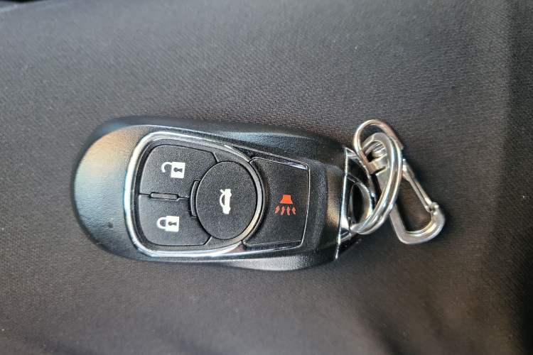 Used SAIC MAXUS G10 2016 2.0T Automatic Luxury Executive Edition