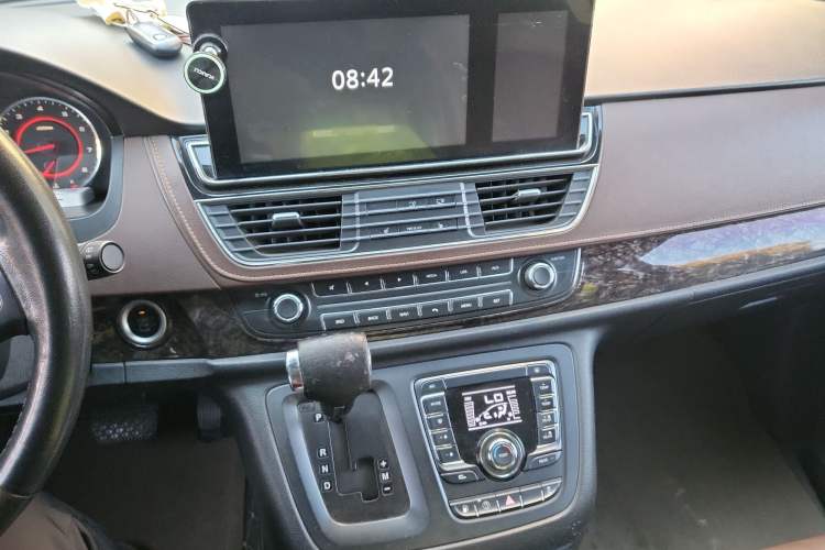 Used SAIC MAXUS G10 2016 2.0T Automatic Luxury Executive Edition