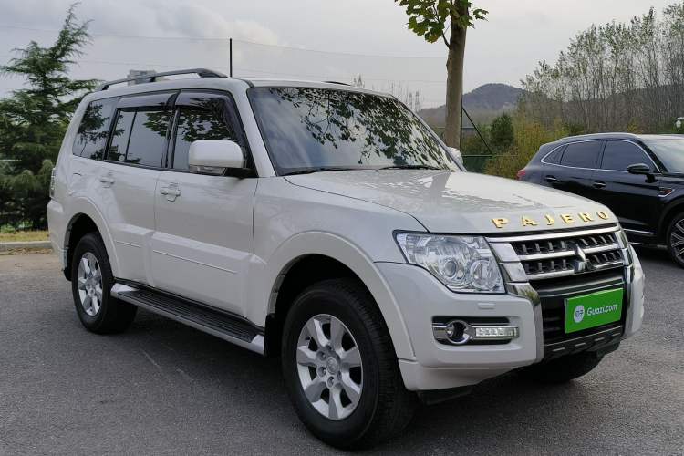 Used Mitsubishi Pajero 2018 3.0L Automatic Comfort Edition
