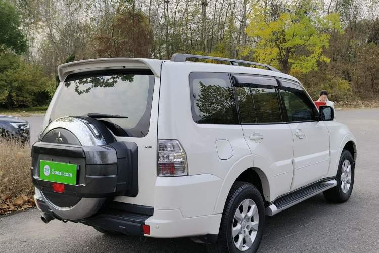 Used Mitsubishi Pajero 2018 3.0L Automatic Comfort Edition
