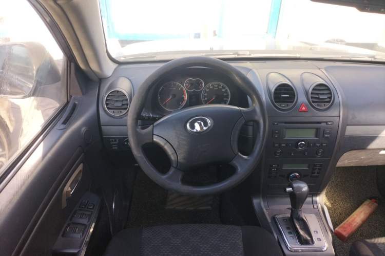 Used Haval H5 Classic 2012 ZhiZun Edition Green Silence 2.0T Automatic Two-Wheel Drive Comfortable Model
