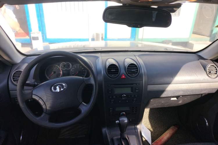 Used Haval H5 Classic 2012 ZhiZun Edition Green Silence 2.0T Automatic Two-Wheel Drive Comfortable Model
