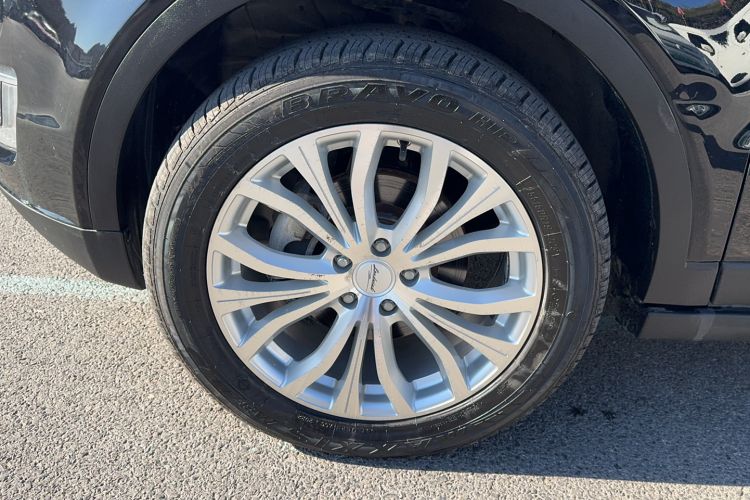 Used Land X7 2015 2.0T Panoramic Prestige Edition
