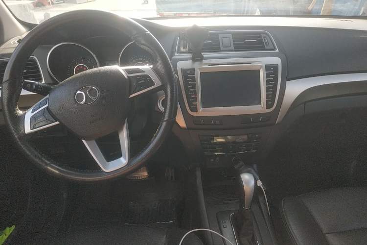 Used BAIC Senova X65 2015 2.0T Automatic Elite Model