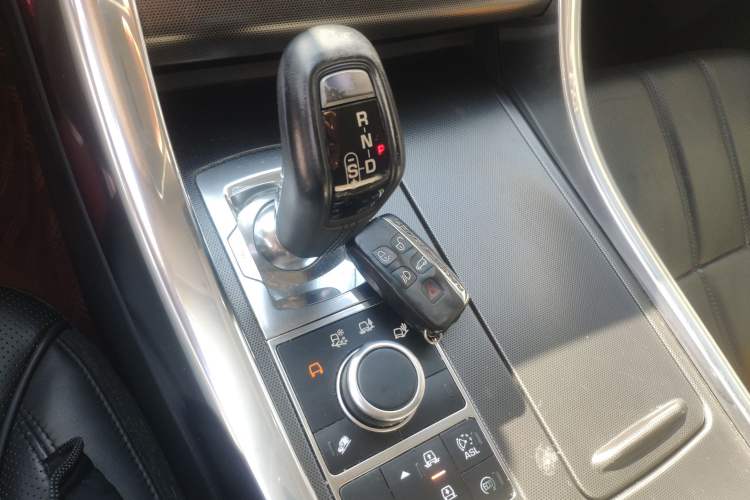 Used Land Rover Range Sport 2014 3.0 SC V6 HSE Gear Lever