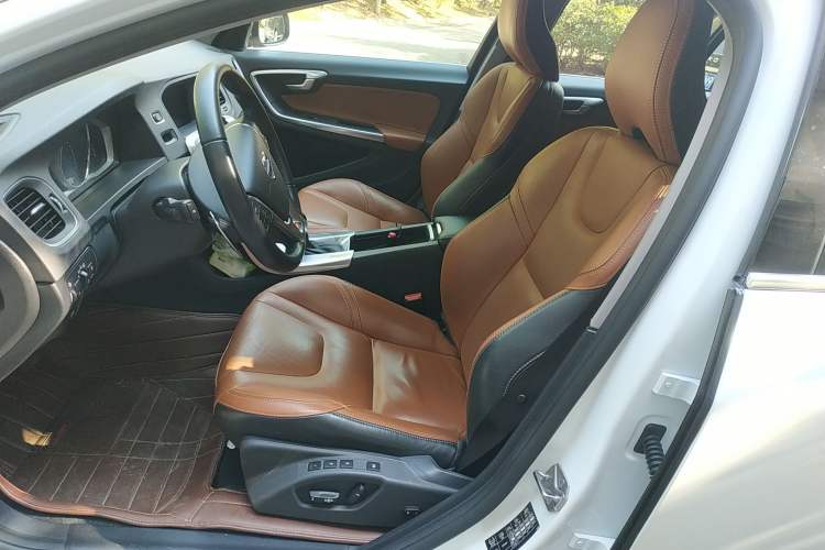 Used Volvo V60 2017 T5 Zhiya Edition China V Standard
