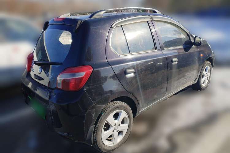 Used Venucia R30 2014 1.2L Manual Luxury Edition
