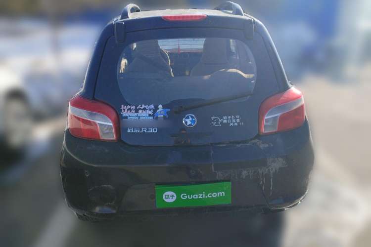 Used Venucia R30 2014 1.2L Manual Luxury Edition
