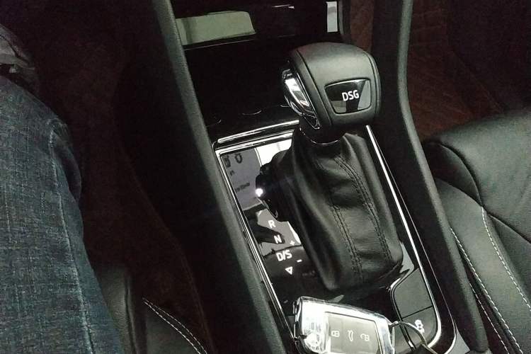 Used Skoda Kodiaq 2017 TSI330 7-Seater Two-Wheel-Drive Luxury Edition Gear Lever